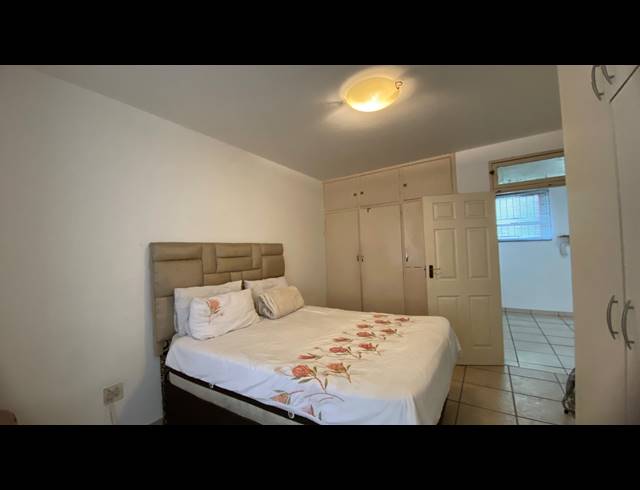 1.5 BEDROOM FLAT FOR SALE IN GLENWOOD